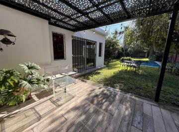 Casa · 263m² · 4 Ambientes · 6 Cocheras · Casa en Martinez