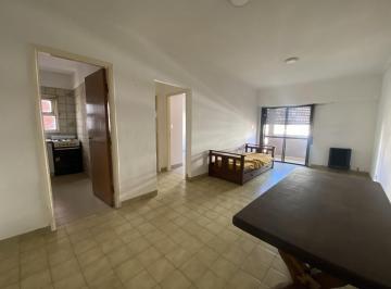 Departamento · 40m² · 2 Ambientes · Alquiler 24 Meses Departamento de 2 Ambientes Al Frente con Balcon Saliente