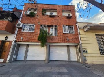 Casa · 122m² · 4 Ambientes · 1 Cochera · Venta - Duplex 4 Ambientes con Cochera - Parque Chacabuco