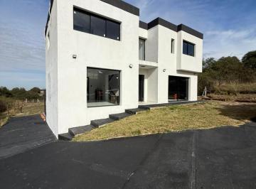 Casa · 3 Dormitorios · Casa en Alquiler en Barrio Cerrado Tierralta!