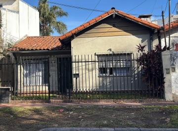 Casa · 75m² · 3 Ambientes · Casa de 3 Ambientes con Jardín en Carapachay