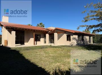 Casa · 299m² · 3 Dormitorios · 2 Cocheras · Casa en Viamonte Chacras de Coria