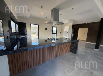 Casa · 160m² · 4 Ambientes · 4 Cocheras · Casa de 4 Ambientes en Venta en Horizontes Al Sur Canning