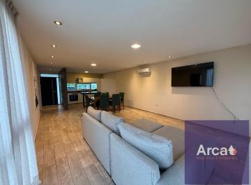 Casa · 120m² · 3 Ambientes · 2 Cocheras · Alquiler Casa Amobada - Labradores 1
