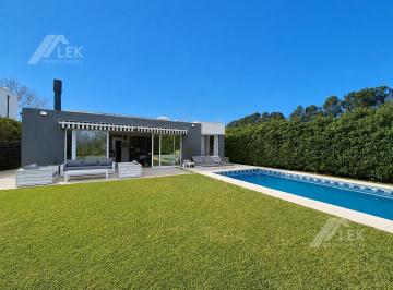 Casa · 180m² · 5 Ambientes · 2 Cocheras · Casa en La Comarca, Pacheco, Venta, Psicina, Amenities