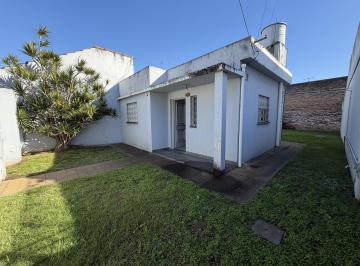 Casa · 48m² · 2 Ambientes · Lote de 184 m² con Casa a Reciclar – Gran Potencial de Modernización – Temperley