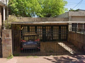 Local comercial · 70m² · 2 Cocheras · Local/oficina con Ingreso Vehicular Fisherton - Donado 237 Bis