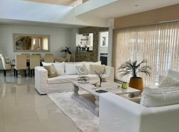 Casa · 248m² · 5 Ambientes · 3 Cocheras · Alquiler Casa El Portillo, suite en Pb, pilar