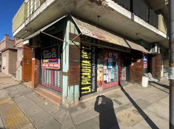 Local comercial · 62m² · Venta Local 62 m² Dividido en 2 en Haedo Ubicado Sobre Av