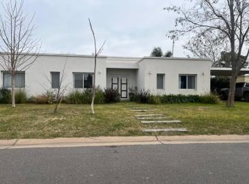 Casa · 197m² · 6 Ambientes · Casa en Alquiler Barrio San Matías Maschwitz Área 2 4 Dorm. Una Planta Lote Central