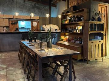 Local comercial · 142m² · 3 Ambientes · Venta de Fondo de Comercio Gastronomico