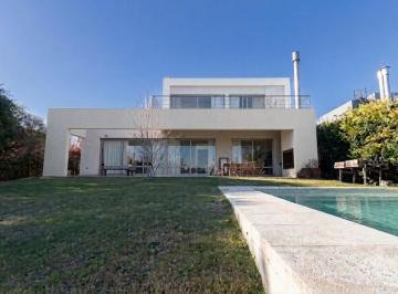 Casa · 265m² · 6 Ambientes · 6 Cocheras · Casa en Venta 6 Ambientes en San Marco, Villanueva - Tigre