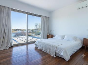 Casa · 265m² · 6 Ambientes · 6 Cocheras · Casa en Venta, 5 Dorm., en San Marco, Villanueva, Tigre