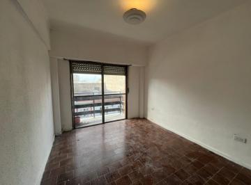 Departamento · 64m² · 3 Ambientes · Dpto. 3 Amb a La Calle con Balcon - 2 Baños - Centro Comercial Puerto