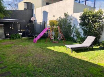 Casa · 71m² · 3 Ambientes · Calle 28 E/ 48 y 49 | Impecable Casa en Venta