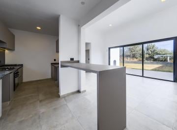 Casa · 100m² · 3 Ambientes · 2 Cocheras · Casa 2 Dorm. y Escritorio - Docta - Frente a Plaza