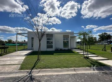 Casa · 131m² · 5 Ambientes · Casa en Venta Santa Sofia - Pilar del Este.