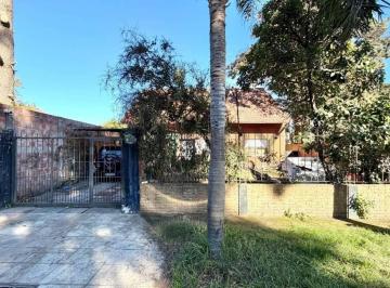 Casa · 160m² · 6 Ambientes · 3 Cocheras · Venta Casa 6 Ambientes Sobre Lote de 600 m² | Pileta | Garage Para 3 Autos | a 1 Cuadra del Acceso o
