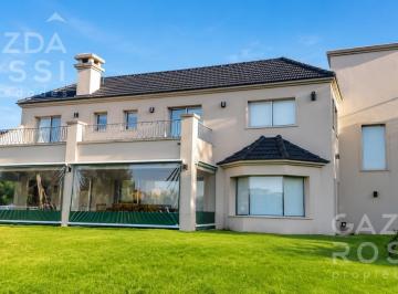 Casa · 330m² · 7 Ambientes · 4 Cocheras · Excelente Propiedad en Club de Campo El Lauquen