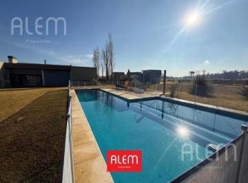 Casa · 266m² · 5 Ambientes · 2 Cocheras · Casa en Venta en Canning, Estancia Villa Maria