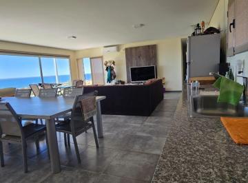 Casa · 140m² · 4 Ambientes · Venta Casa 2 Dorm Lago Mari Menuco La Peninsula