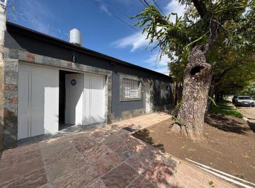 Casa · 126m² · 5 Ambientes · 1 Cochera · Casa de 3d y Cochera a Estrenar en María Selva