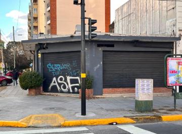 Local comercial , Lomas de Zamora · Excelente Esquina - 3 Locales Comenciales en Block Sobre Av