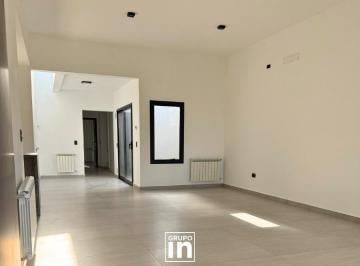 Casa · 197m² · 4 Ambientes · 2 Cocheras · Casa Alquiler - 2 Dorm. - Malagueño - Las Cañitas