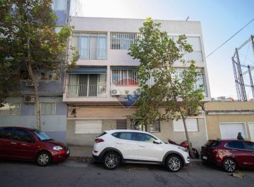 Departamento · 38m² · 3 Ambientes · Se Vende Apartamento 1d con Renta en Barrio Sur
