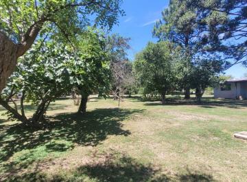 Campo · 180m² · 4 Ambientes · 1 Cochera · Venta Chacra 4500 m² en Mercedes, Buenos Aires