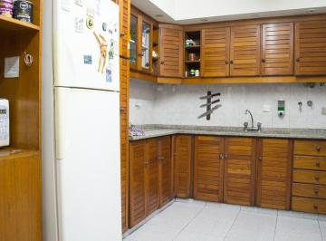 Casa · 90m² · 4 Ambientes · 1 Cochera · Casa 4 Ambientes Venta Avellaneda