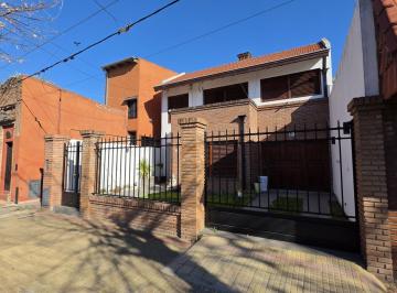 Casa · 208m² · 3 Dormitorios · 3 Cocheras · Casa en Venta en La Plata