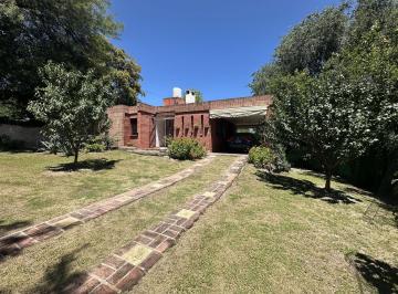 Casa · 120m² · 5 Ambientes · 4 Cocheras · Venta - Casa 3 Dorm + Terreno 700 m² - B° Cóndor Alto