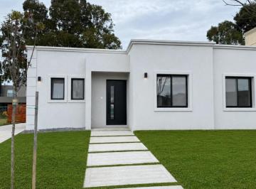 Casa · 148m² · 4 Ambientes · 2 Cocheras · Casa en Venta en Barrio Privado Santo Tomas, Derqui. Al 1000