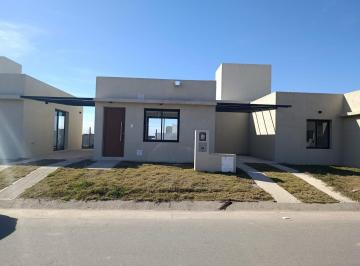 Casa · 55m² · 2 Ambientes · 1 Cochera · Venta Duplex 1 Dormitorio, Docta Av, Cordoba