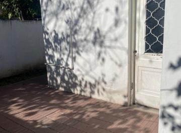 Departamento de 3 ambientes, Lomas de Zamora · Muy Lindo Dpto. Interno de 3 Ambientes con Jardín - Banfield Oeste