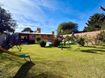 Casa de 11 ambientes, Villa Carlos Paz · Casa y Departamento con Pileta a La Venta en Barrio Residencial Santa Rita - Villa Carlos Paz
