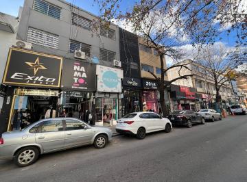 Local comercial · 187m² · Local en 3 Plantas - Venta por Mayor