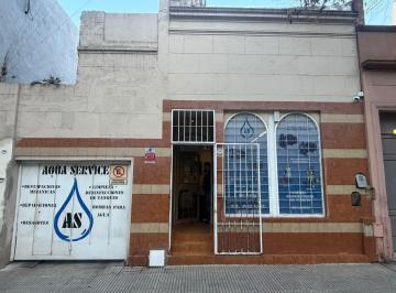 Casa · 250m² · 4 Ambientes · 4 Cocheras · Vende Casa a Reciclar con Local Cochera y Galpon Caballito Parque Centenario
