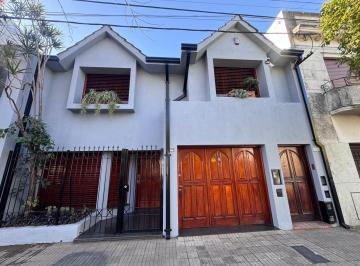 Casa · 182m² · 5 Ambientes · 1 Cochera · Venta Casa 2 Plantas 3 Dorm.