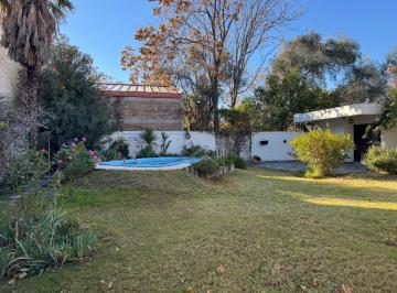 Casa · 273m² · 7 Ambientes · 1 Cochera · Cocucci Inmobiliaria Vende Excelente Casa en Godoy Cruz