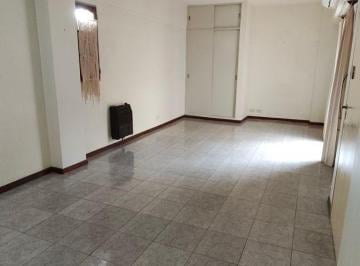Departamento de 1 ambiente, Flores · Directorio y Membrillar: Monoambiente con Balcón. Apto Profesional.
