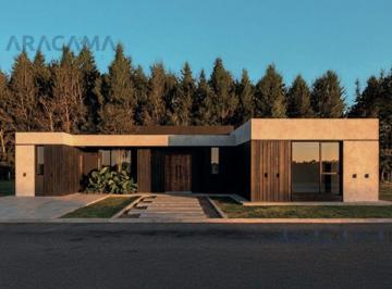 Casa · 150m² · 3 Ambientes · 2 Cocheras · Casa Llave en Mano en El Barrio Privado Aluen