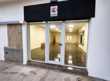 Local comercial · 60m² · Local Comercial en Alquiler en Los Hornos La Plata