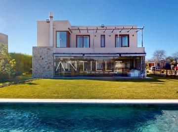 Casa · 800m² · 6 Ambientes · 2 Cocheras · Casa en Venta | Greenville Polo y Resort