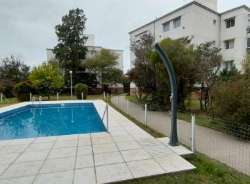 Departamento · 90m² · 3 Ambientes · 1 Cochera · Alquiler Departamento 2 Dorm. en Complejo Cerrado B° Res. San Carlos