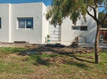 Casa · 133m² · 4 Ambientes · 2 Cocheras · Casa en Venta en San Ramón, Pilar del Este, Pilar