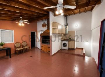 PH · 165m² · 4 Ambientes · Venta PH 4 Ambientes con Dependencia - Quincho, Terraza y Parrilla. Sin Expensas - Entrada Independient