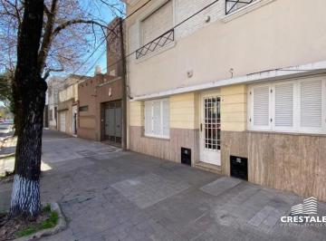 Casa · 76m² · 4 Ambientes · Venta / Permuta - Casa PH 2 Dorm. con Patio - Rosario.