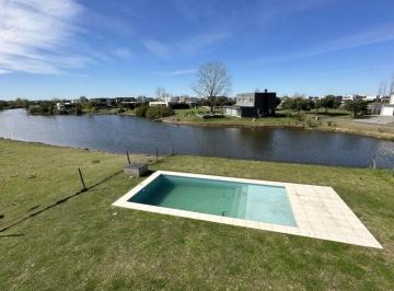 Casa · 271m² · 5 Ambientes · 2 Cocheras · Casa a La Laguna en Cantón Norte